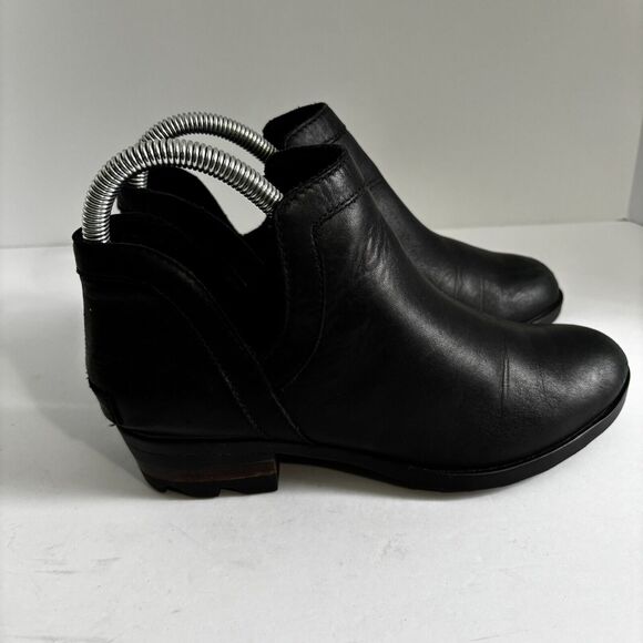 Sorel Lolla II Cut Out Bootie Black Leather Boots Women's Size 6 US, 37 EU - Picture 3 of 10